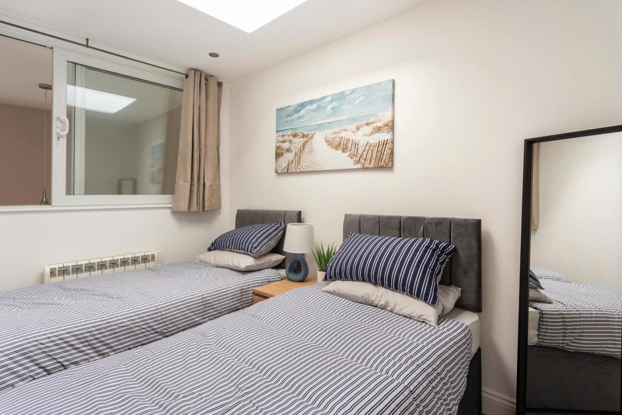 Beautiful 2 Bed Apartment Just Steps To The Beach Weymouth Buitenkant foto